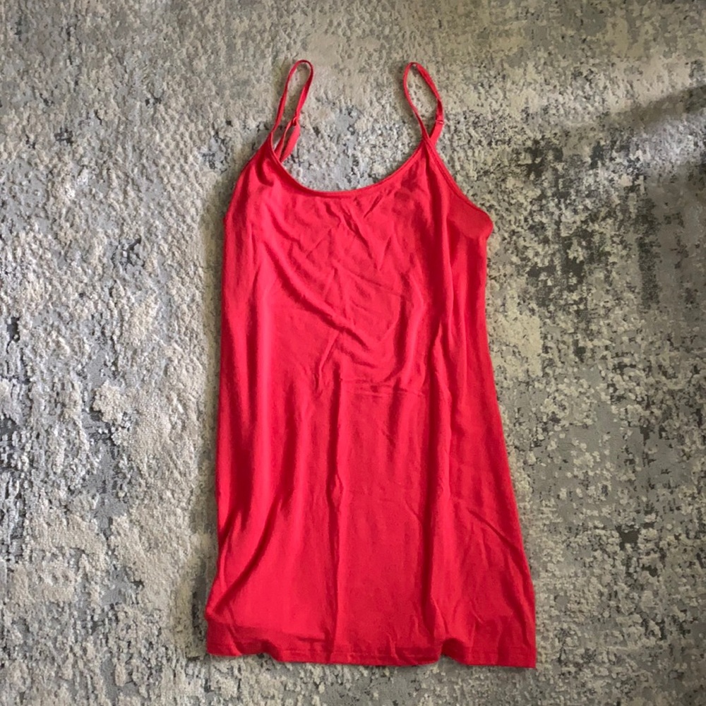 Red tank. Small